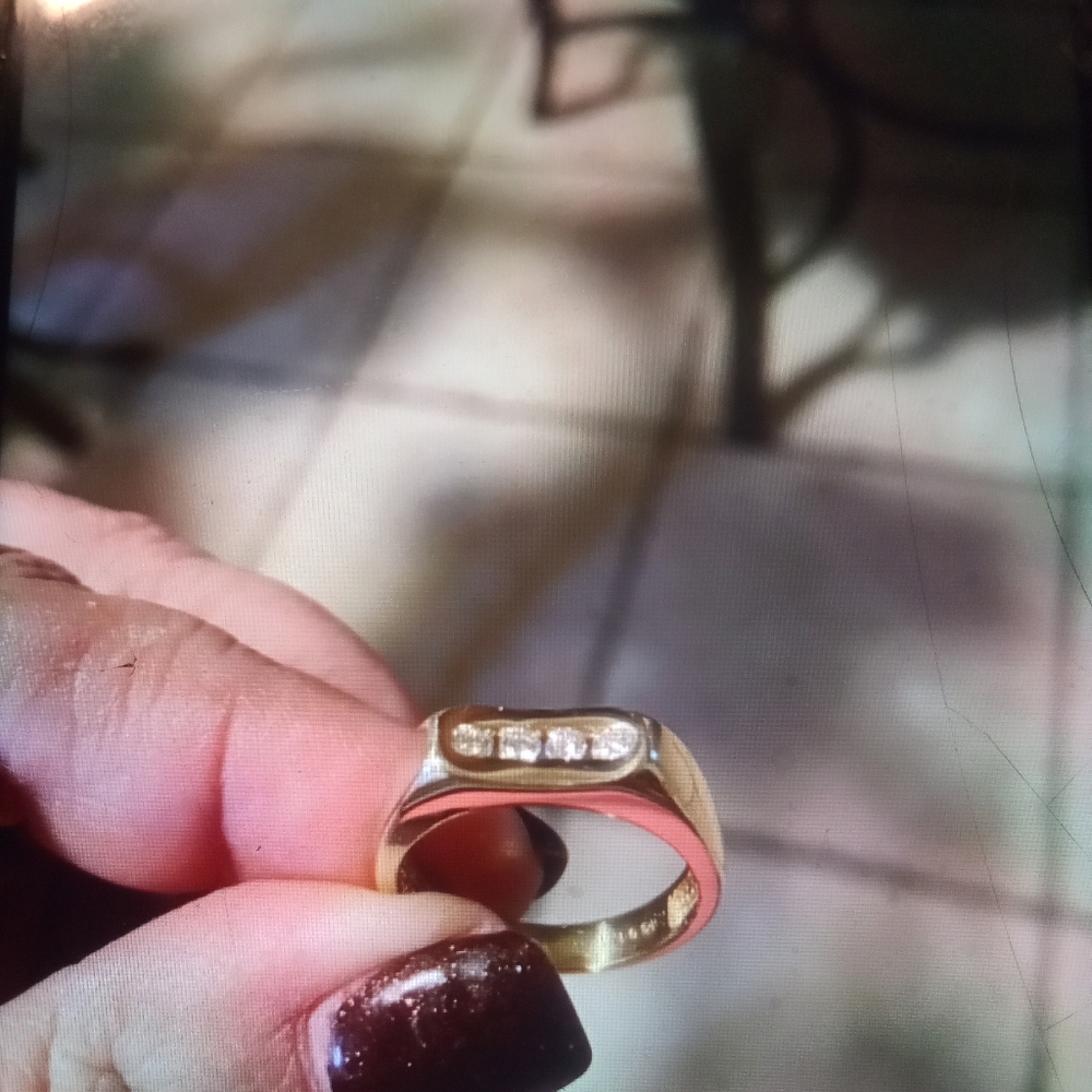 14k men's ,50tcw new in box four good quality dia